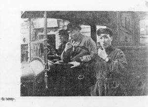 Vertov bei Aufnahmearbeiten zu einer Kinonedelja