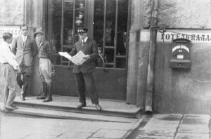 Vertov, Kaufman und Mitarbeiter in Kiev