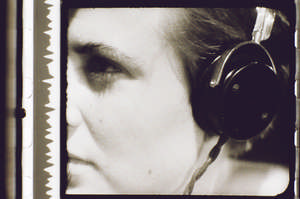 Frau mit Kopfhörer, nah