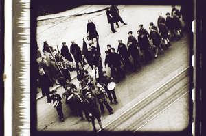 Pionierumzug mit Orchester im Vordergrund Motiv 2