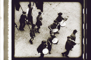 Pionierumzug mit Orchester im Vordergrund Motiv 4